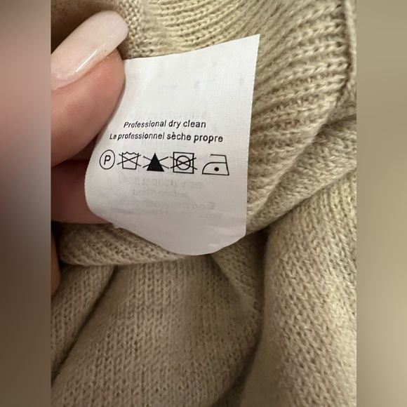 lisli - Absolute Luxury, 100% Wool, pockets, soft, cozy, great with boots! S/M - Picture 5 of 7